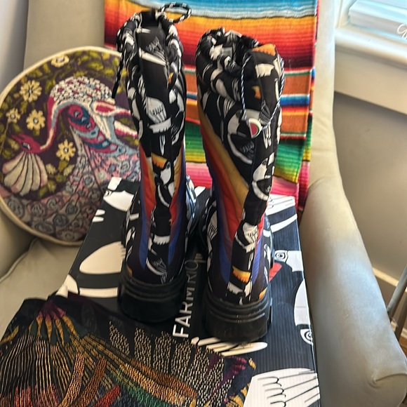 FARM Rio Rip stop size 7 snow boots! - Picture 3 of 4